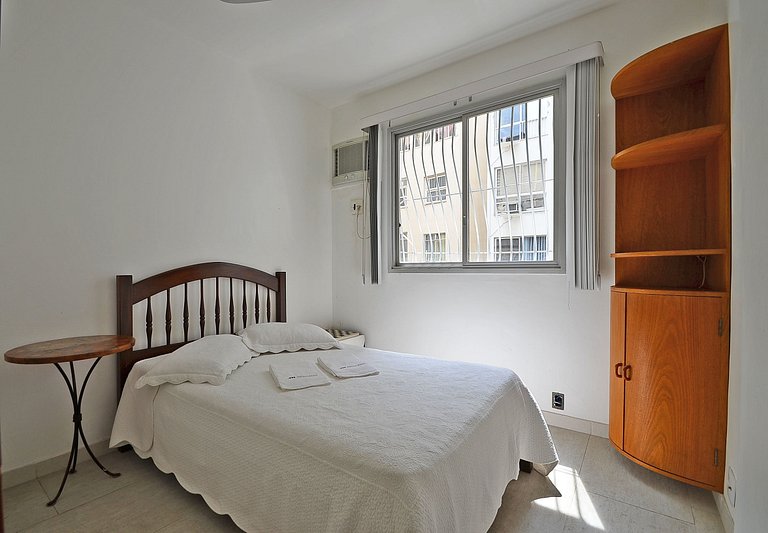 Silencioso apartamento de temporada de 2 Quartos em Copacaba
