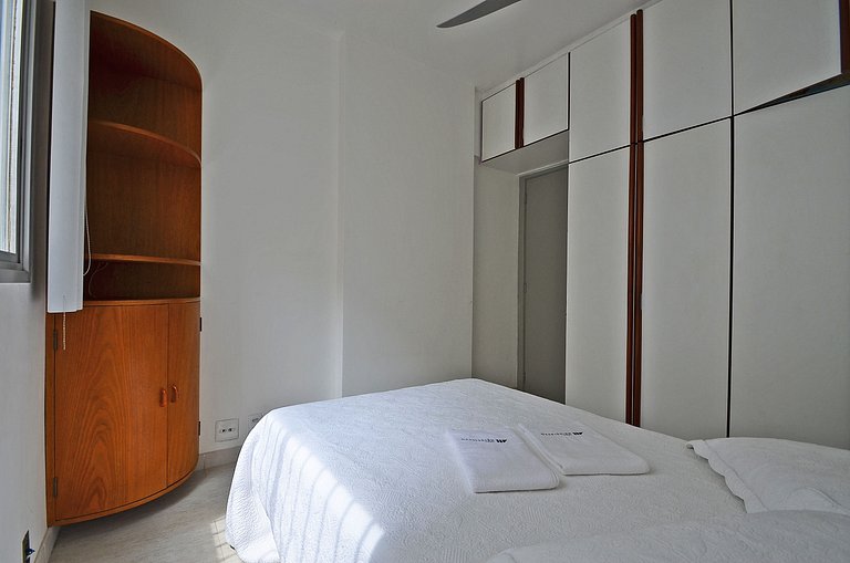 Silencioso apartamento de temporada de 2 Quartos em Copacaba