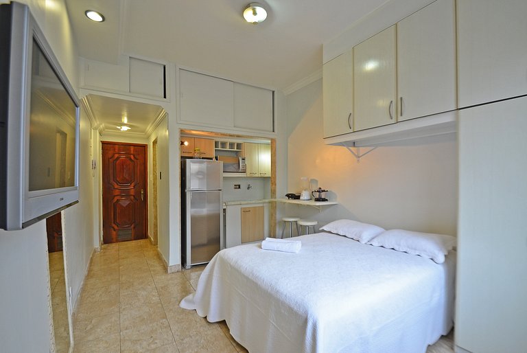 Hermoso y silencioso estudio reformado para hasta 3 personas