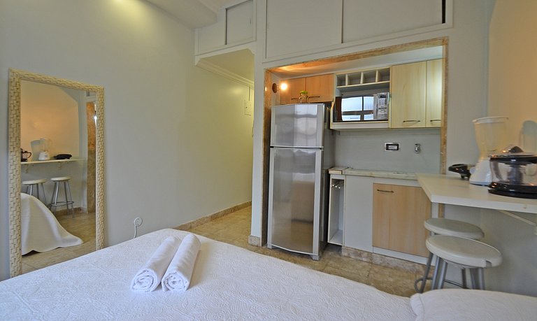 Hermoso y silencioso estudio reformado para hasta 3 personas
