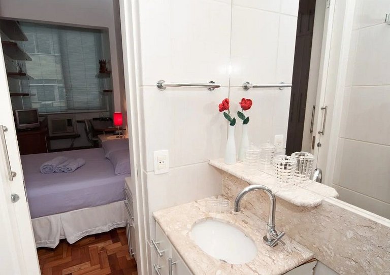 Belíssimo apartamento com localização privilegiada no Leblon